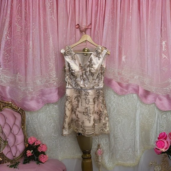 Elegant cocktail or engagement dinner party dress - Picture 6 of 8